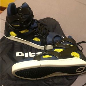 Never worn diesel leather sneakers with bag 10.5